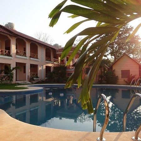 Hotel Calakmul ซปูฆิล ภายนอก รูปภาพ